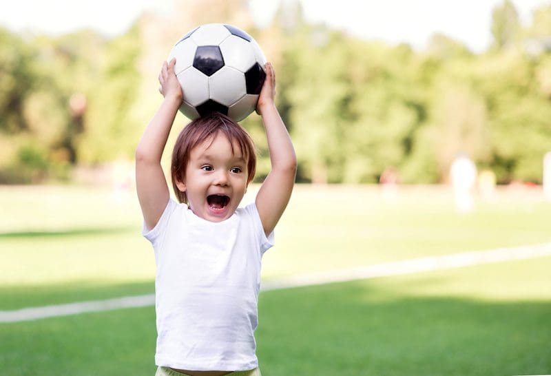 Stevig Begroeten toon Wat heb je nodig als je kind op voetbal gaat? – Voormijnkleintje.nl