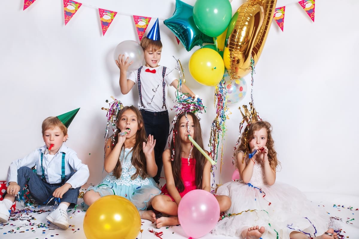 Zo organiseer je een goedkoop kinderfeestje (zonder dat iemand het merkt!)